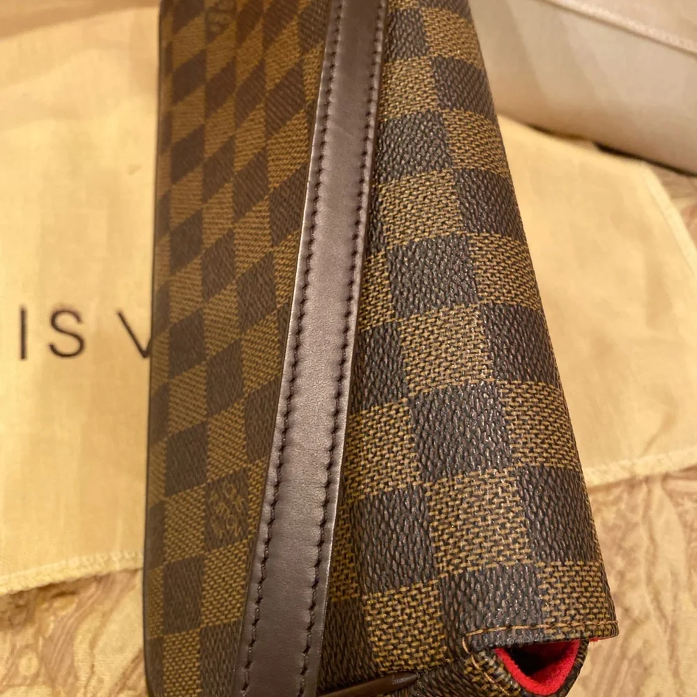 Authentic Louis Vuitton Damien Ebene shoulder clutch - Picture 9 of 16